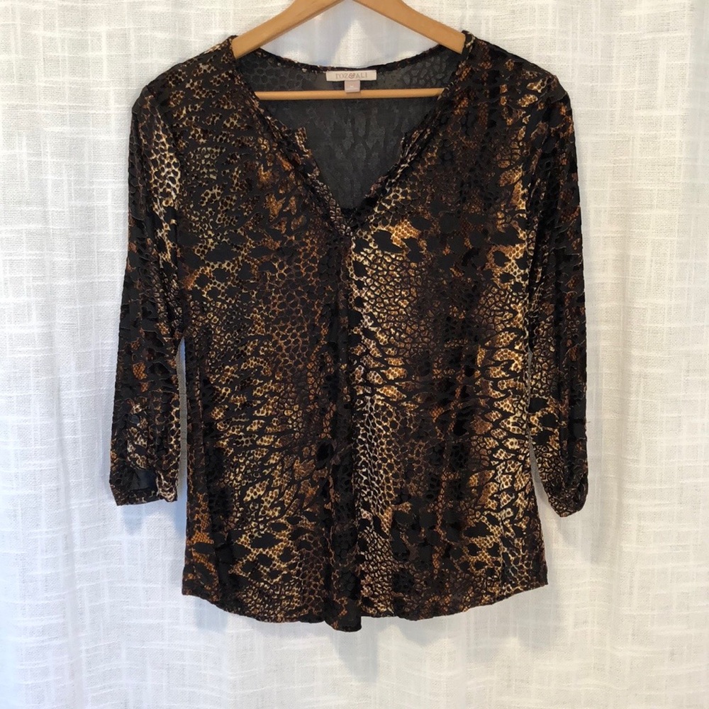 Crushed velvet Roz & Ali top